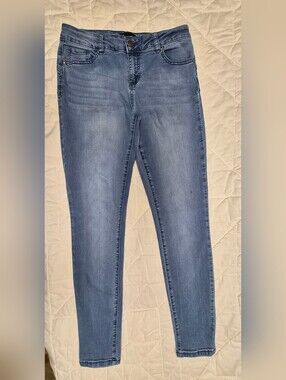 Miss Poured in Blue Mid Rise Jeans - Size 6